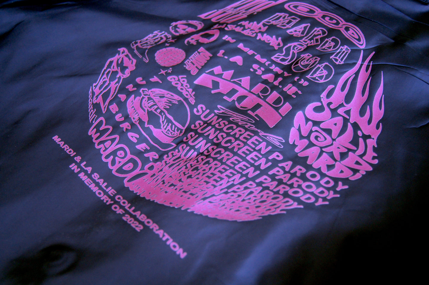 GRAPHIC Tee Shirt - Navy/Pink